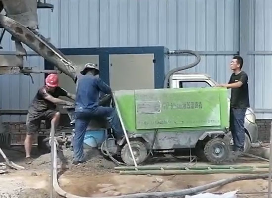小型液壓濕噴機(jī)施工現(xiàn)場
